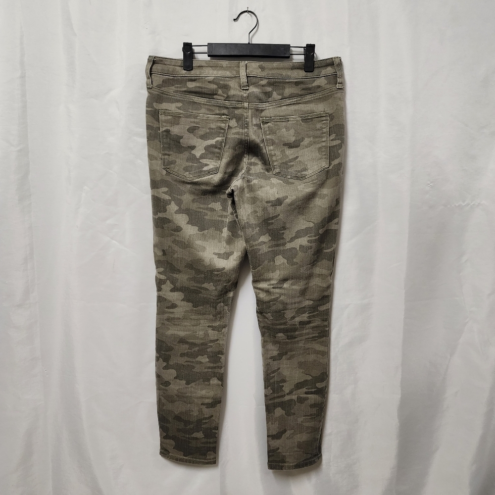 Women's Universal Threads High Rise Skinny Camouflage Jeans Size 8 - Picture 2 of 11